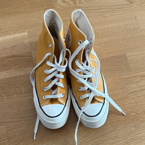 Yellow Converse High-Top Sneakers - Size 8 - Picture 1 of 4